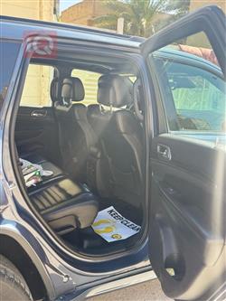 جیپ گراند شیرۆکی